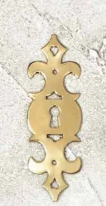 Entrée de porte découpée  DU 5166 Laiton poli