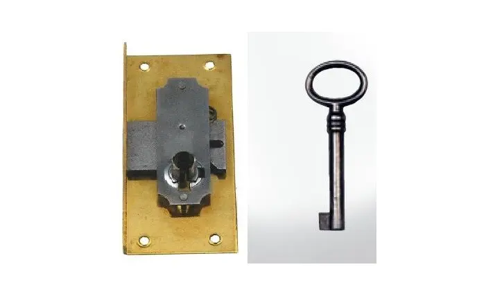 Serrure de meuble à entailler  avec clé Ref  514