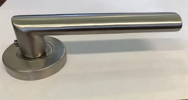 Béquille sur rosace à saillie réduite inox  IN150