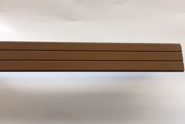 Nez de marche Adhésif en Alu Bronzé 25x20 Long.2.70ML