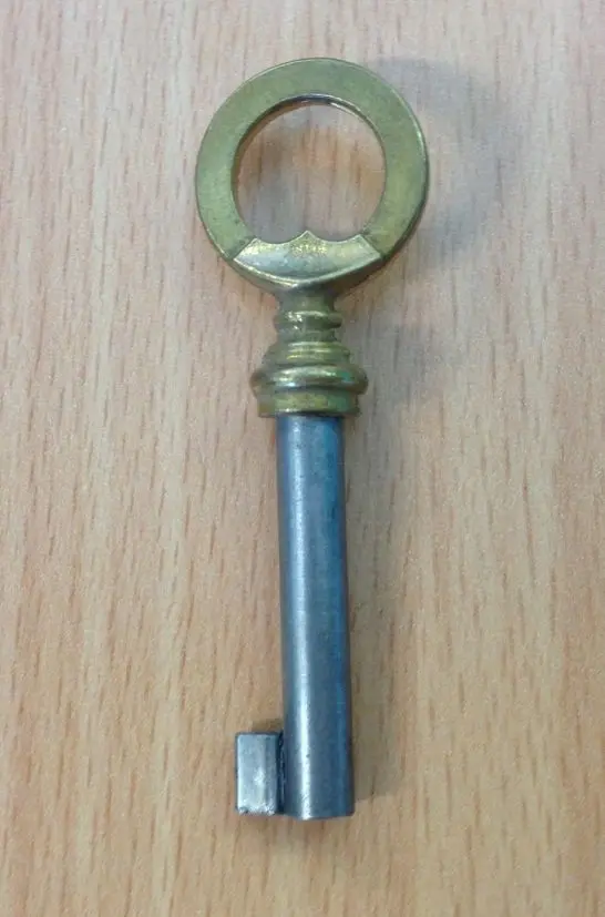 Clé de meuble N.48 pour serrure 455-[Longueur fut:30mm]