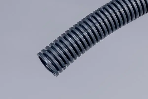 Gaine anti-UV pour protection de câbles Ø32 noir 50M avec tire-fil  TINB 3422 - ELUDAN  1689