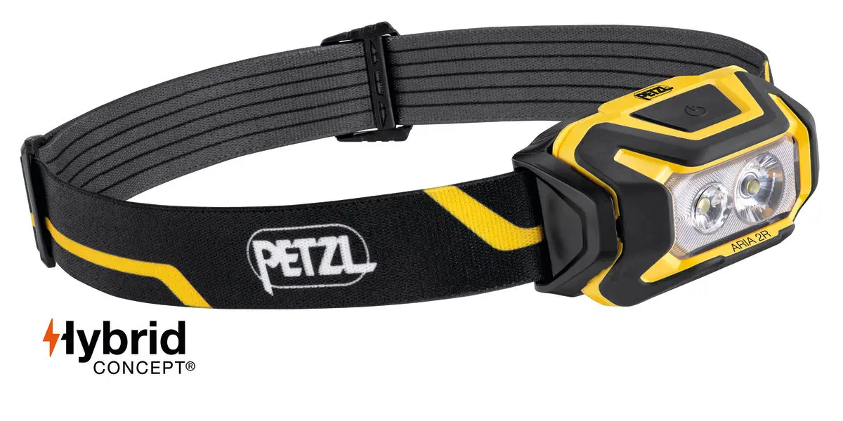 Lampe frontale compacte PETZL Aria 2R Etanche - 600 lumens - Noir/Jaune - Batterie incluse - E071AA00