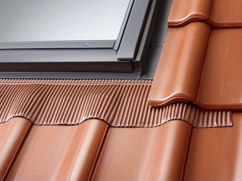 Raccord Rouge brun VELUX 78x98 cm pour tuile inférieure à 120mm - EDW MK04 0700C2