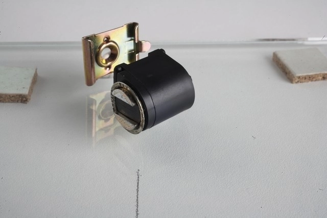 Loqueteau compact CF16 6W ARELEC - Noir - A visser - 0545030