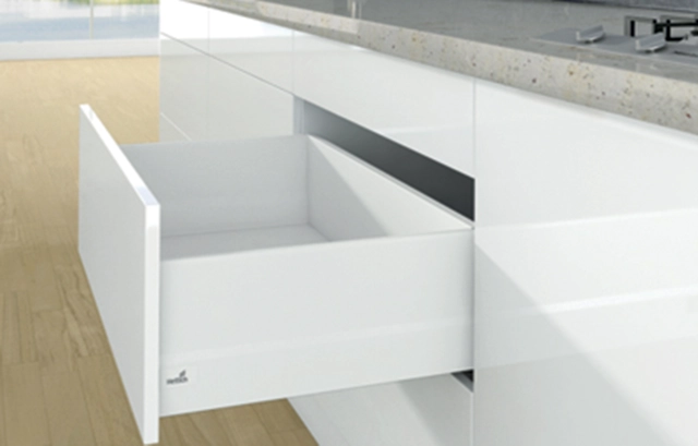 Casserolier Arcitech Topside HETTICH - P.450 H.218/94mm - Blanc sans coulisse avec rehausse métal - 9149362