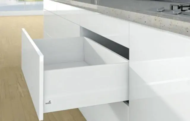 Casserolier Arcitech Topside HETTICH - P.650 H.218/94mm - Blanc sans coulisse avec rehausse métal - 9149365