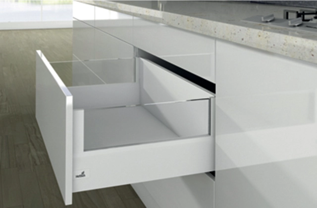 Casserolier Arcitech Designside HETTICH - P.270 H.250/126mm - blanc sans coulisse avec rehausse verre - 9149406