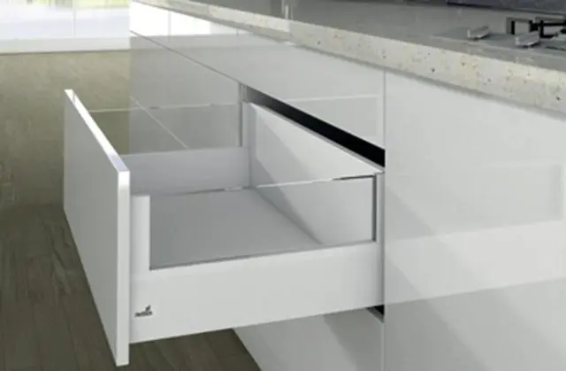Casserolier Arcitech Designside HETTICH - P.550 H.250/126mm - blanc sans coulisse avec rehausse verre - 9149413